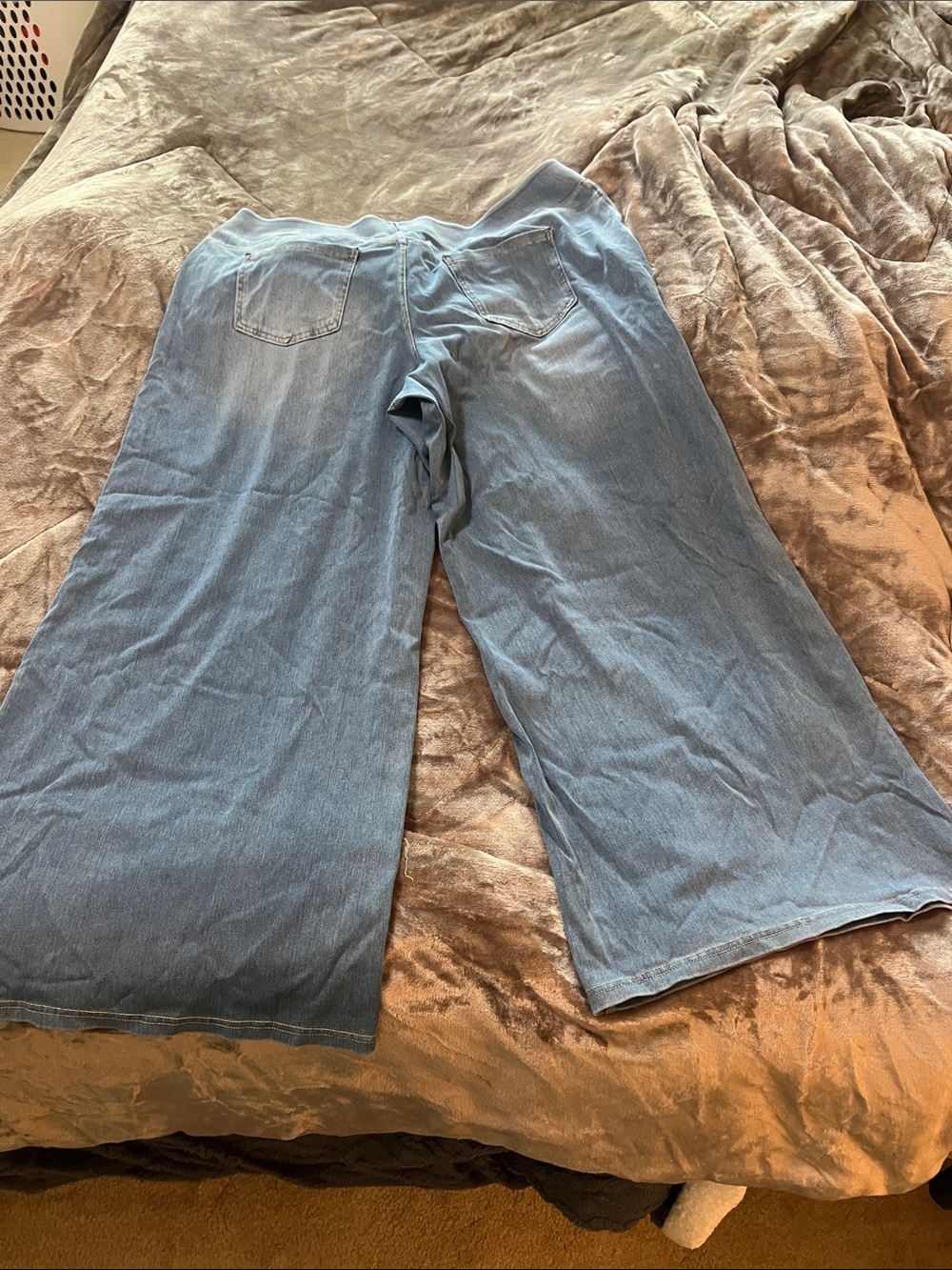 HALARA Light Blue Wide-Leg Denim Jeans with Stretch Waistband - Picture 4 of 5